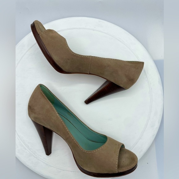 Boden Peep Toe Pumps Size US7	UK5  EUR38 - Picture 8 of 11